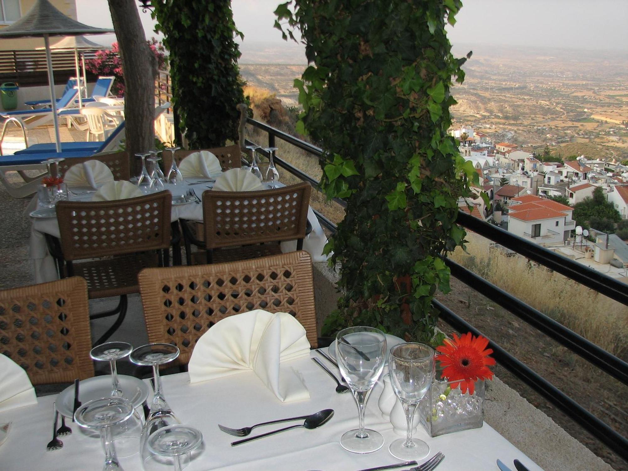 Hill View Hotel Apartments Пісурі Екстер'єр фото