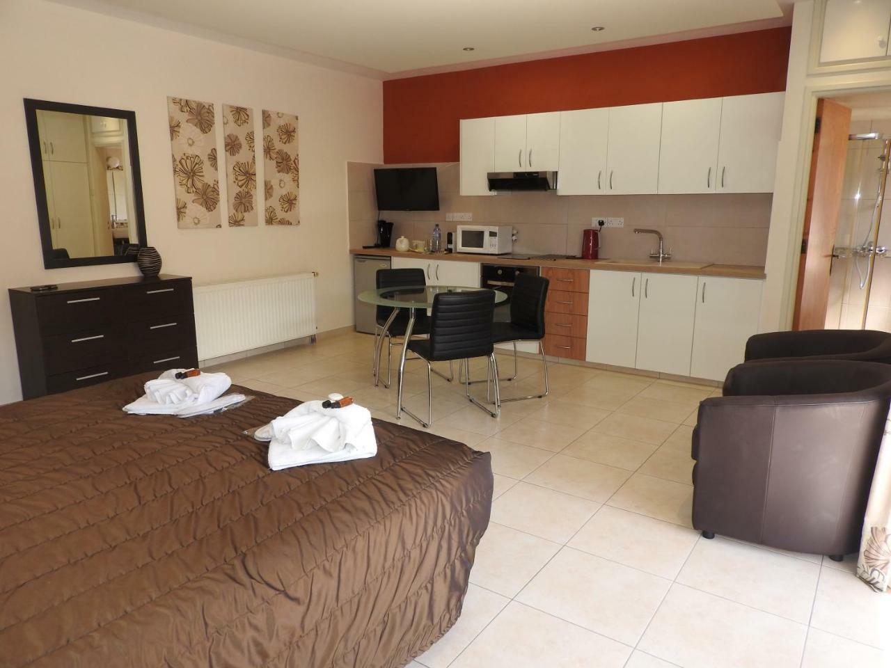 Hill View Hotel Apartments Пісурі Екстер'єр фото