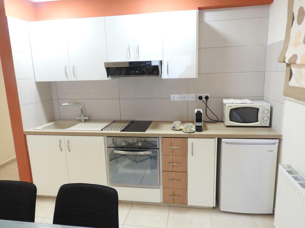 Hill View Hotel Apartments Пісурі Екстер'єр фото